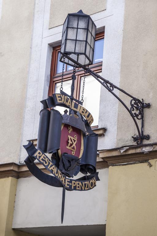 Excalibur Penzion A Restaurace Moravská Třebová エクステリア 写真