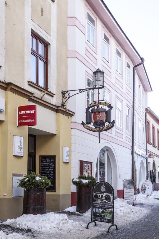 Excalibur Penzion A Restaurace Moravská Třebová エクステリア 写真